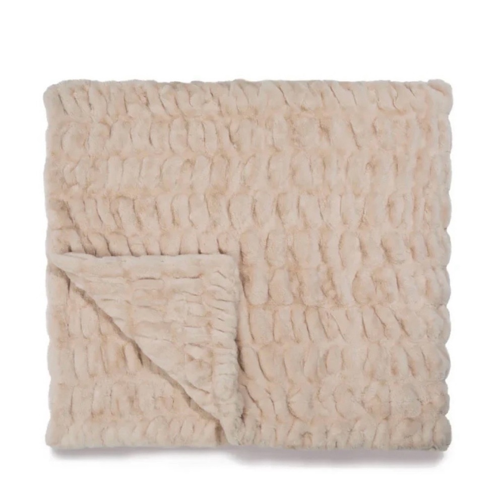 Lola Blankets Plush Throw/Blanket/Bondi Beige/Size L/NEW! NIB! SEALED! Serene!!! - Picture 2 of 16